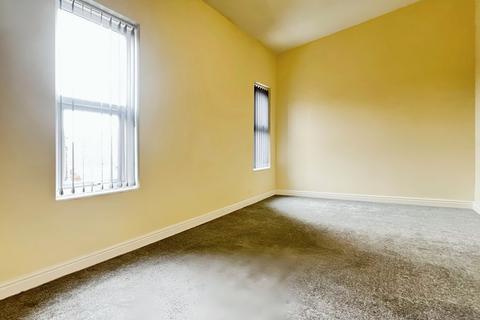 2 bedroom flat to rent, Compton Road, Leicester