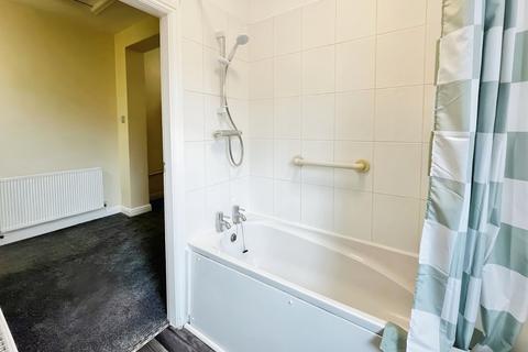 2 bedroom flat to rent, Compton Road, Leicester