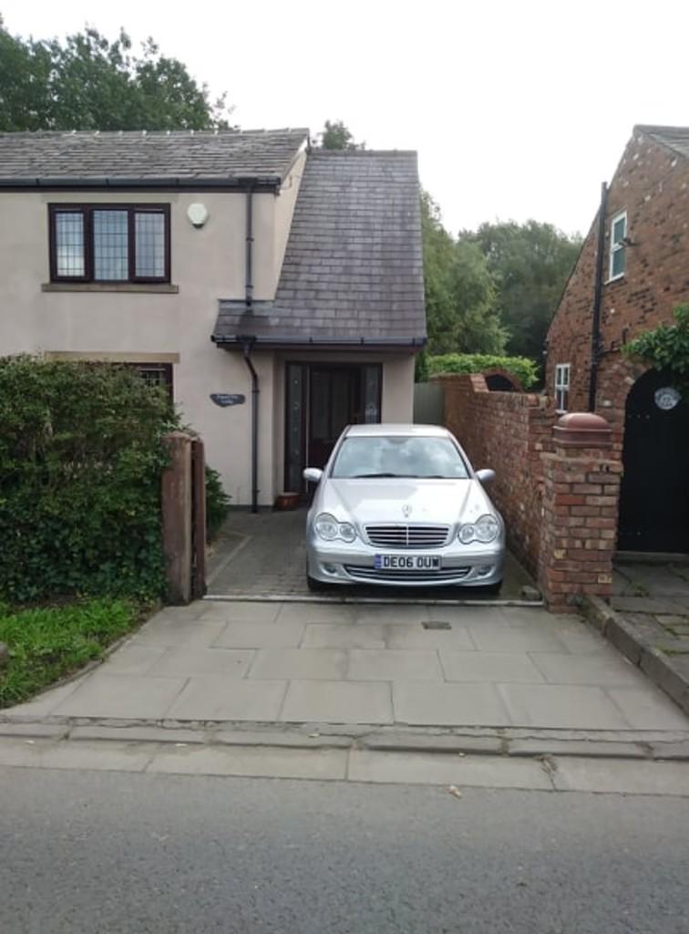Lower Green Lane, Astley 2 bed cottage £250,000