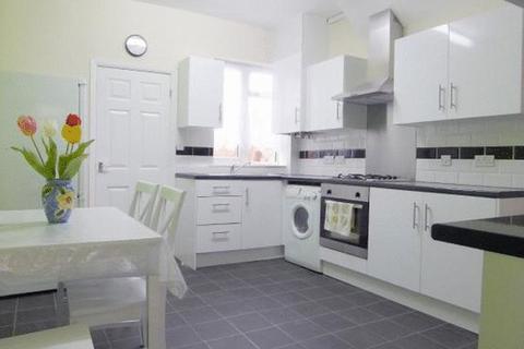 4 bedroom terraced house to rent, Lottie Road, Selly Oak, Birmingham, B29 6JZ