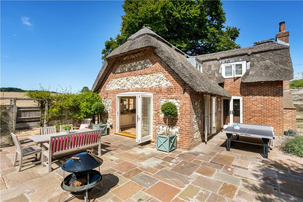 Preston Candover, Basingstoke Hampshire RG25 3 bed detached house for