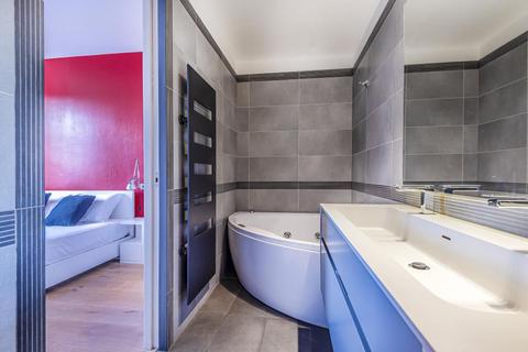 2 bedroom apartment to rent, Palace Court,  Notting Hill,  W2