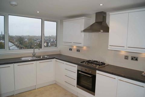 2 bedroom flat to rent, WINDSOR, CHRISTIAN SQUARE