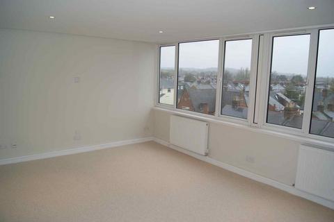 2 bedroom flat to rent, WINDSOR, CHRISTIAN SQUARE