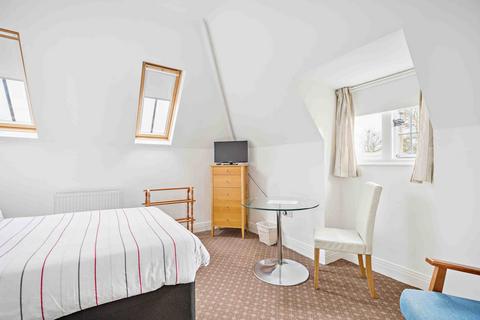 1 bedroom in a house share to rent, TAPLOW,  HUNTS LANE