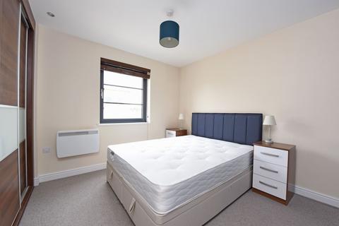 2 bedroom apartment to rent, Kestrel Road, Farnborough, GU14