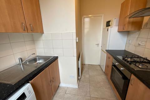 2 bedroom flat to rent, Pollokshaws Road [, Glasgow G41