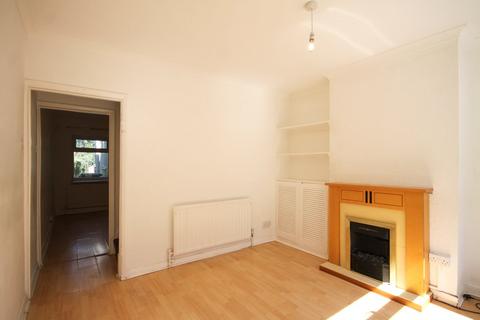 3 bedroom house to rent, Bassett Road, Sittingbourne