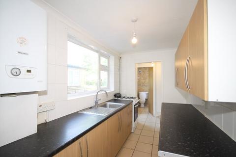 3 bedroom house to rent, Bassett Road, Sittingbourne