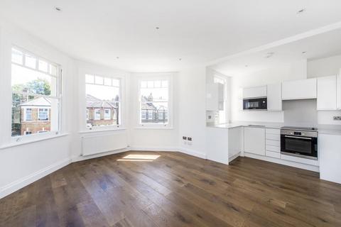 2 bedroom apartment to rent, Kinfauns Road, London, SW2