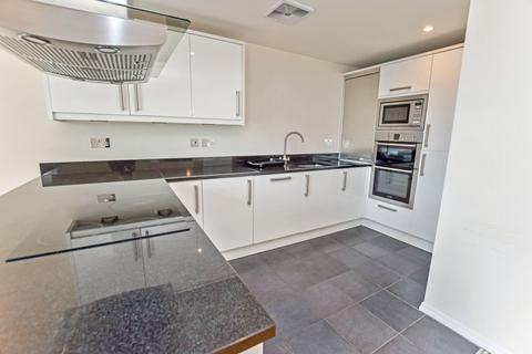 2 bedroom flat to rent, Lloyd Street, Altrincham, Cheshire, WA14