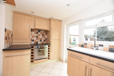 3 bedroom end of terrace house to rent, HEATH AND REACH