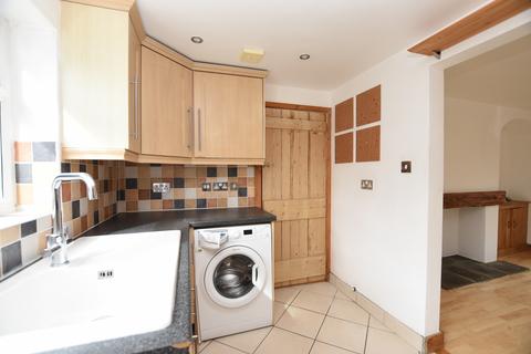 3 bedroom end of terrace house to rent, HEATH AND REACH