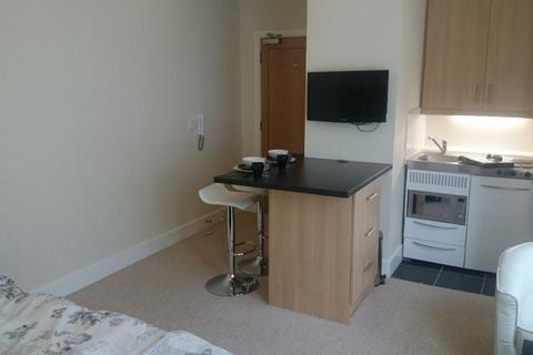 1 bedroom in a house share to rent, Longfleet Road