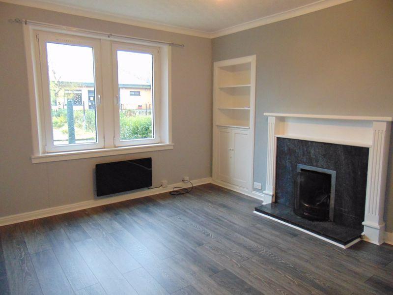 Murray Terrace, Carnwath 2 bed apartment £425 pcm (£98 pw)
