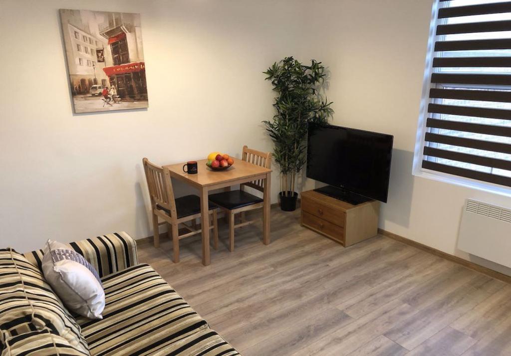 Rawmarsh Hill, Parkgate, Rotherham 1 bed flat £495 pcm (£114 pw)