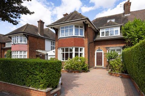 4 bedroom terraced house to rent, Farm Avenue, Hocroft Estate, NW2