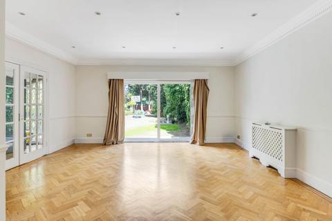 4 bedroom terraced house to rent, Farm Avenue, Hocroft Estate, NW2