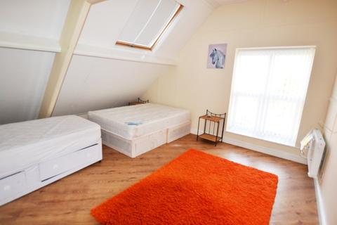 1 bedroom flat to rent - Chapel House, Broom Lane