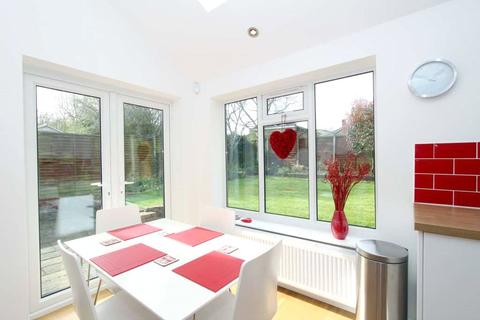 4 bedroom detached house to rent - Lakeside, Tring, Hertfordshire, HP23