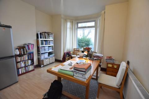 2 bedroom apartment to rent, Trent Boulevard, Nottingham