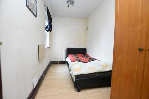 2 bedroom apartment to rent, Trent Boulevard, Nottingham