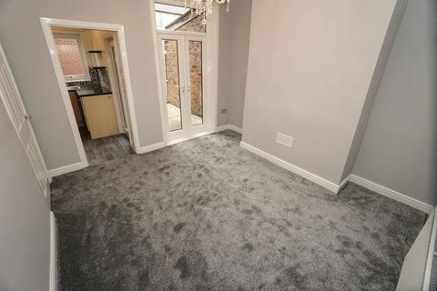 2 bedroom terraced house to rent, Mason Street, Horwich