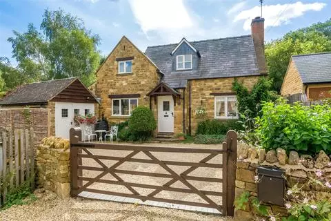 Search Cottages For Sale In Cotswolds Onthemarket