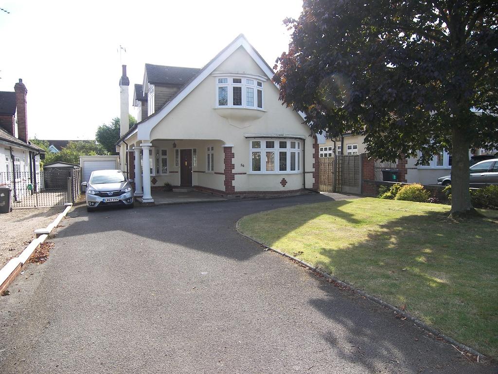 Baker Street, Potters Bar, EN6 3 bed detached house £825,000