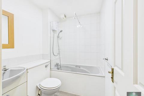 1 bedroom flat to rent, Glenview Close, Northgate RH10