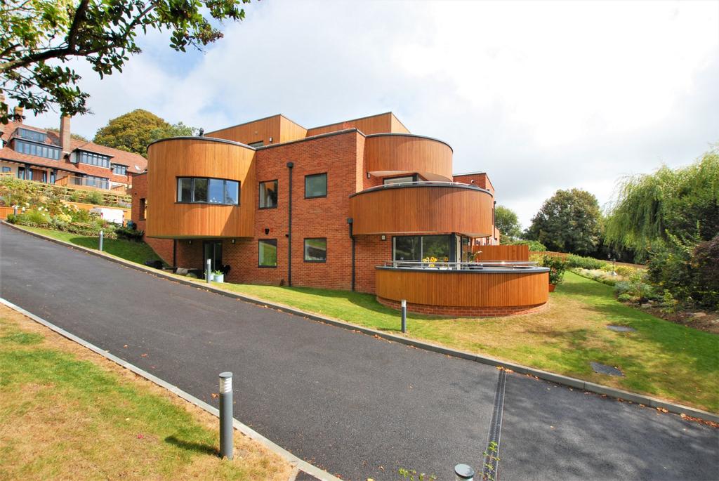 Cannongate Road, Hythe, CT21 2 bed apartment £455,000