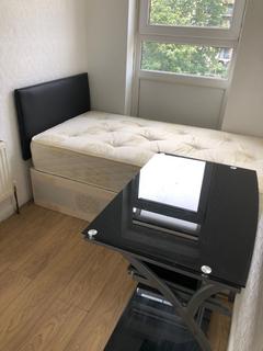 1 bedroom in a flat share to rent, St. Leonards Road, London E14