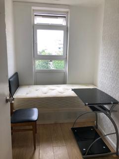 1 bedroom in a flat share to rent, St. Leonards Road, London E14