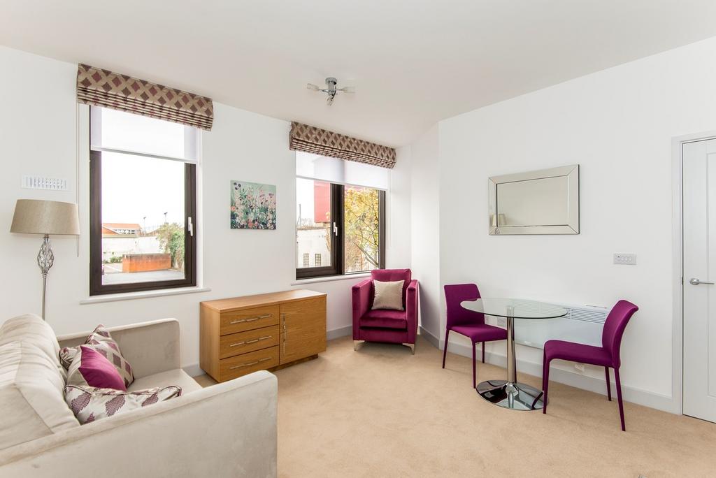 Apartment in Reading - View 2