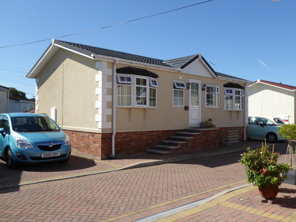 Iford Bridge Home Park Old Bridge Road, Bournemouth, BH6 2 bed detached
