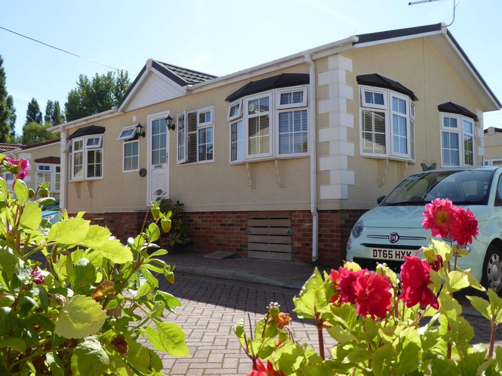 Iford Bridge Home Park Old Bridge Road, Bournemouth, BH6 2 bed detached