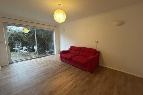 2 bedroom maisonette to rent, Napier Road,  Ashford,  TW15