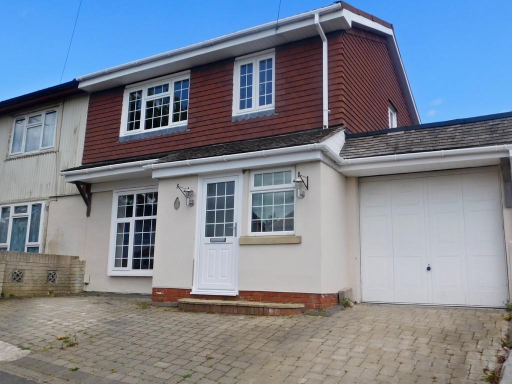 Road, Paulsgrove 3 bed semidetached house £925 pcm (£213 pw)