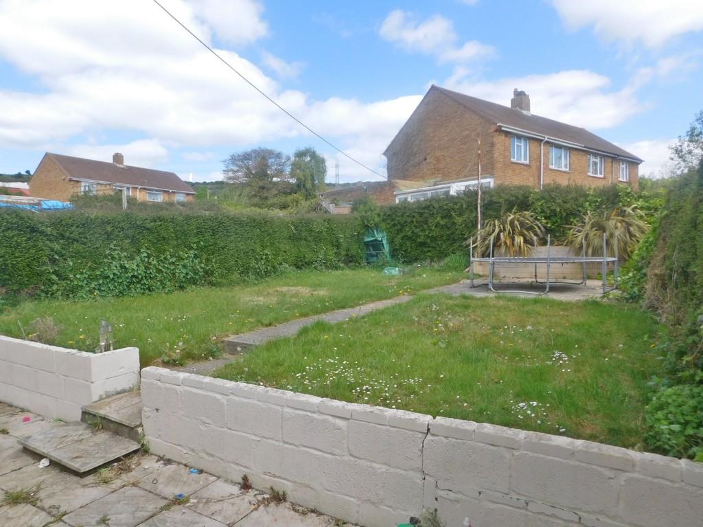 Road, Paulsgrove 3 bed semidetached house £925 pcm (£213 pw)