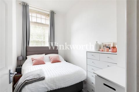 2 bedroom apartment for sale, Banting Drive, London, N21
