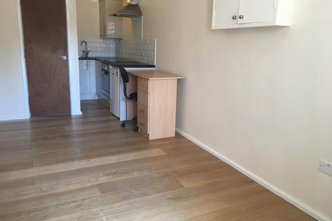 Studio to rent, Portswood Road, Southampton