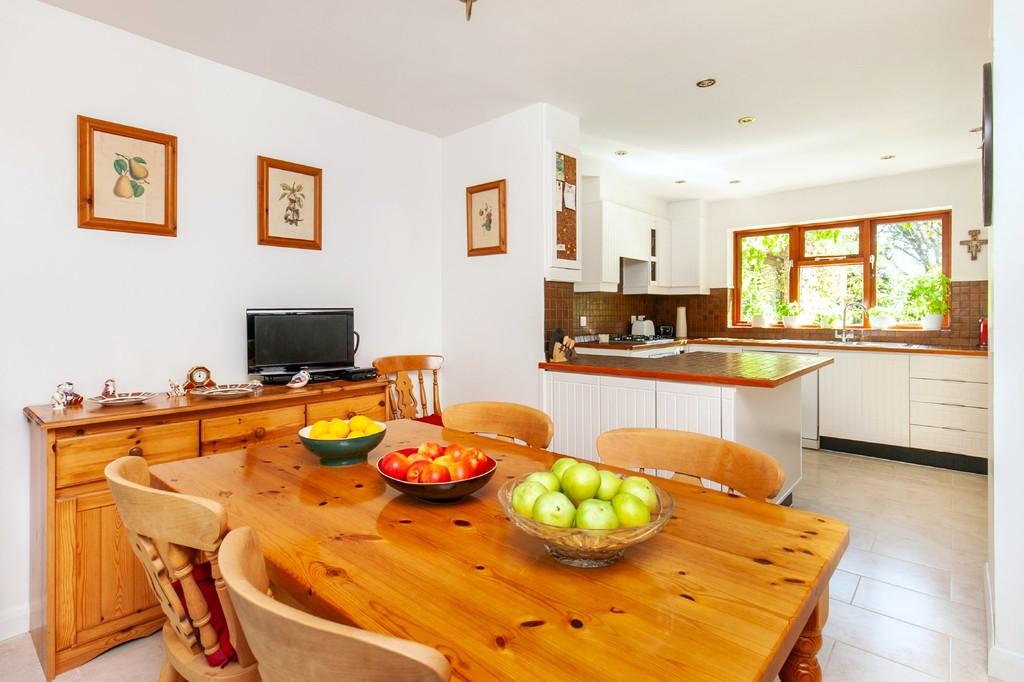 Lanham Lane, Winchester, SO22 5 bed detached house £850,000
