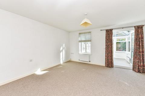 3 bedroom end of terrace house to rent, Barentin Way, Petersfield