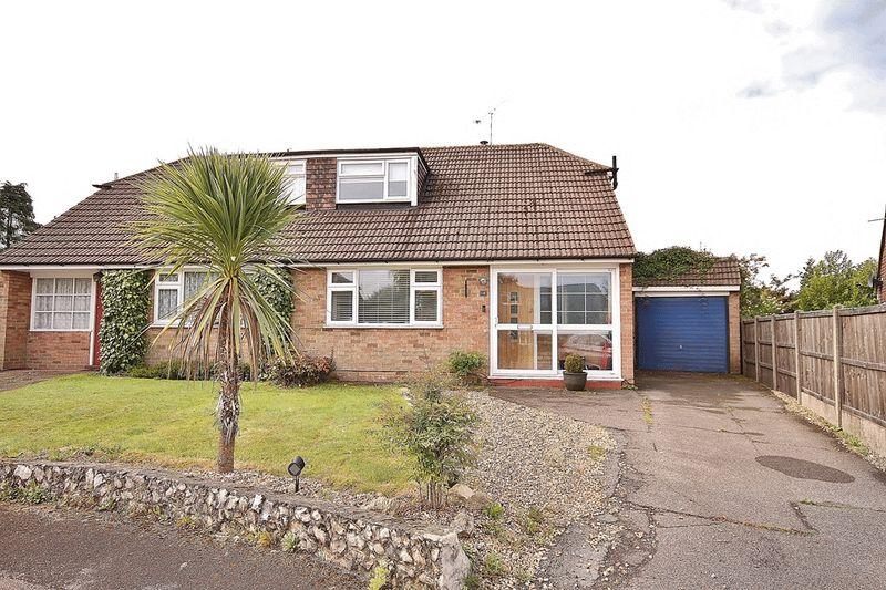 Martin Close, Warlingham 3 bed semidetached house £525,000