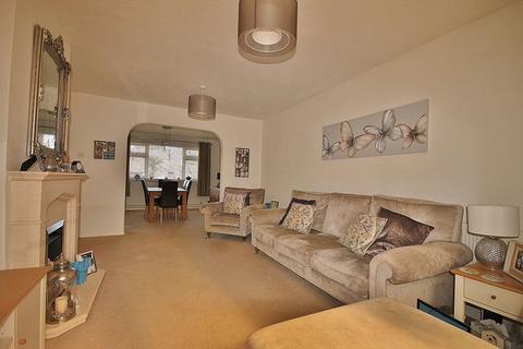 14 Martin Close, Warlingham, CR6 9AD