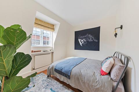 3 bedroom flat to rent, Hornton Street, London