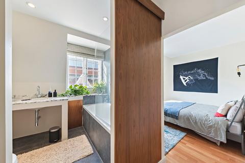 3 bedroom flat to rent, Hornton Street, London
