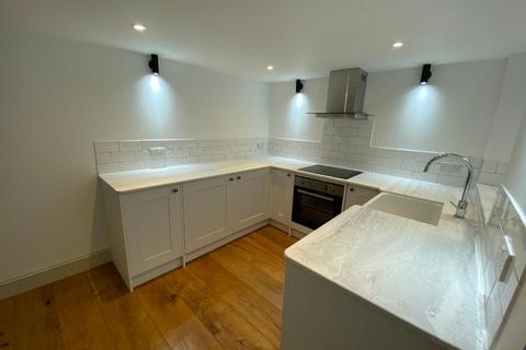 3 bedroom end of terrace house to rent, Surrey Street, Brighton, East Sussex, BN1 3PB