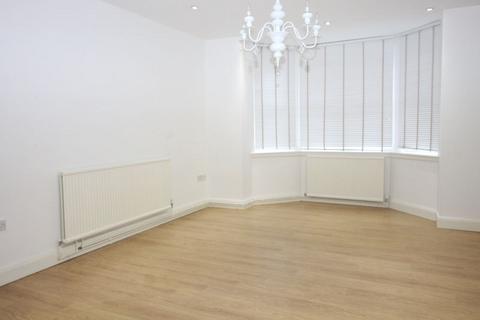 2 bedroom apartment to rent, Two Bedroom Flat Forest Road West, Nottingham