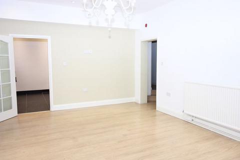 2 bedroom apartment to rent, Two Bedroom Flat Forest Road West, Nottingham